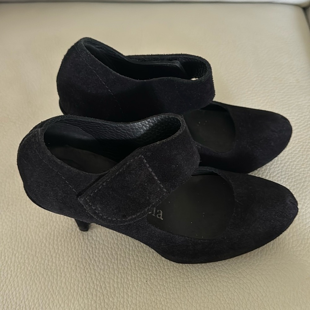 Pedro Garcia 36.5 Mary Jane High Loreen Heels. Suede, perfect condition.